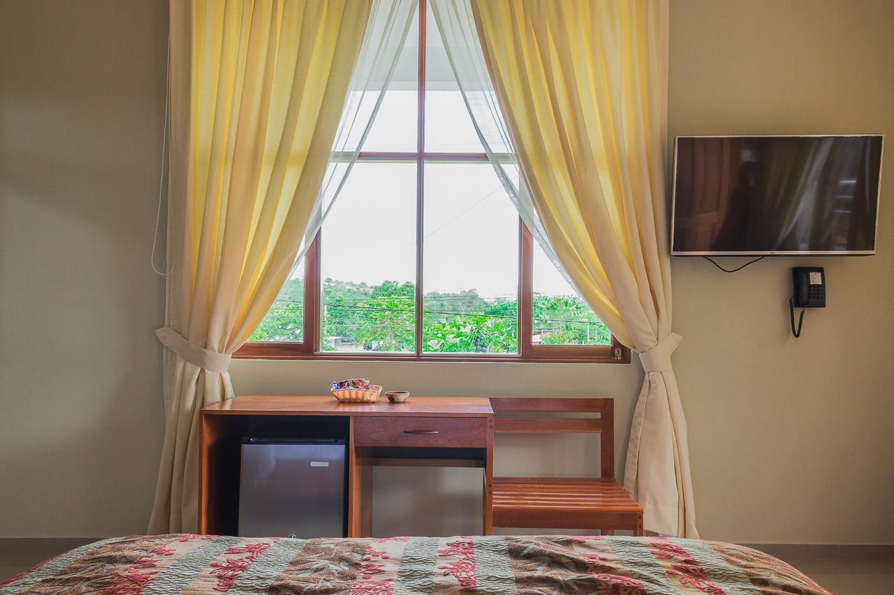 La Floresta Tarapoto Hostal מראה חיצוני תמונה