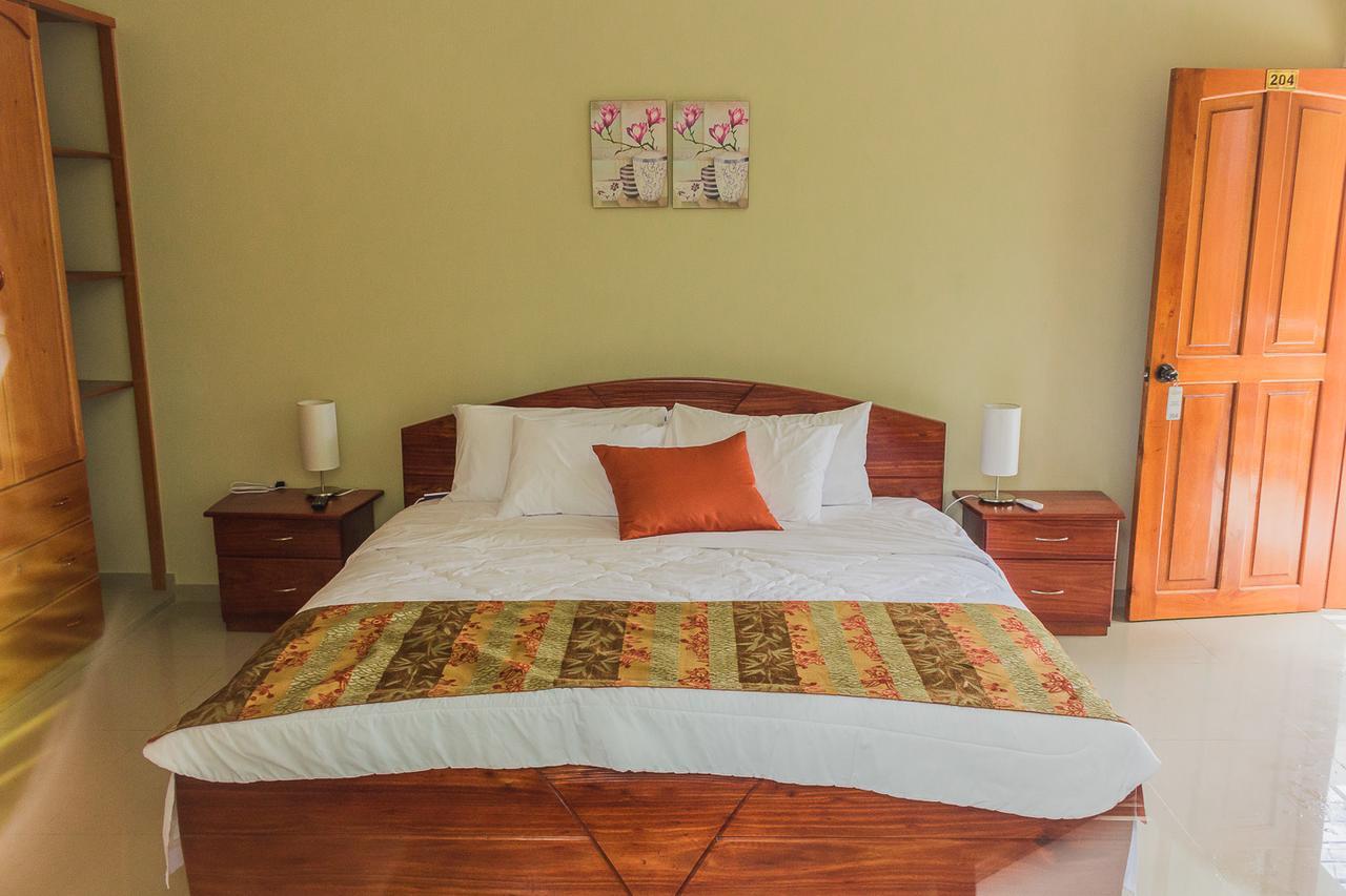 La Floresta Tarapoto Hostal מראה חיצוני תמונה